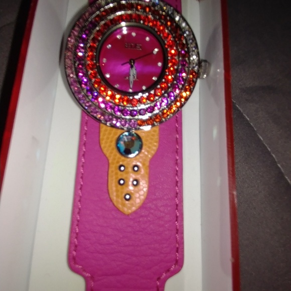 Women's Genuine EOS fuchsia watch - Picture 3 of 3